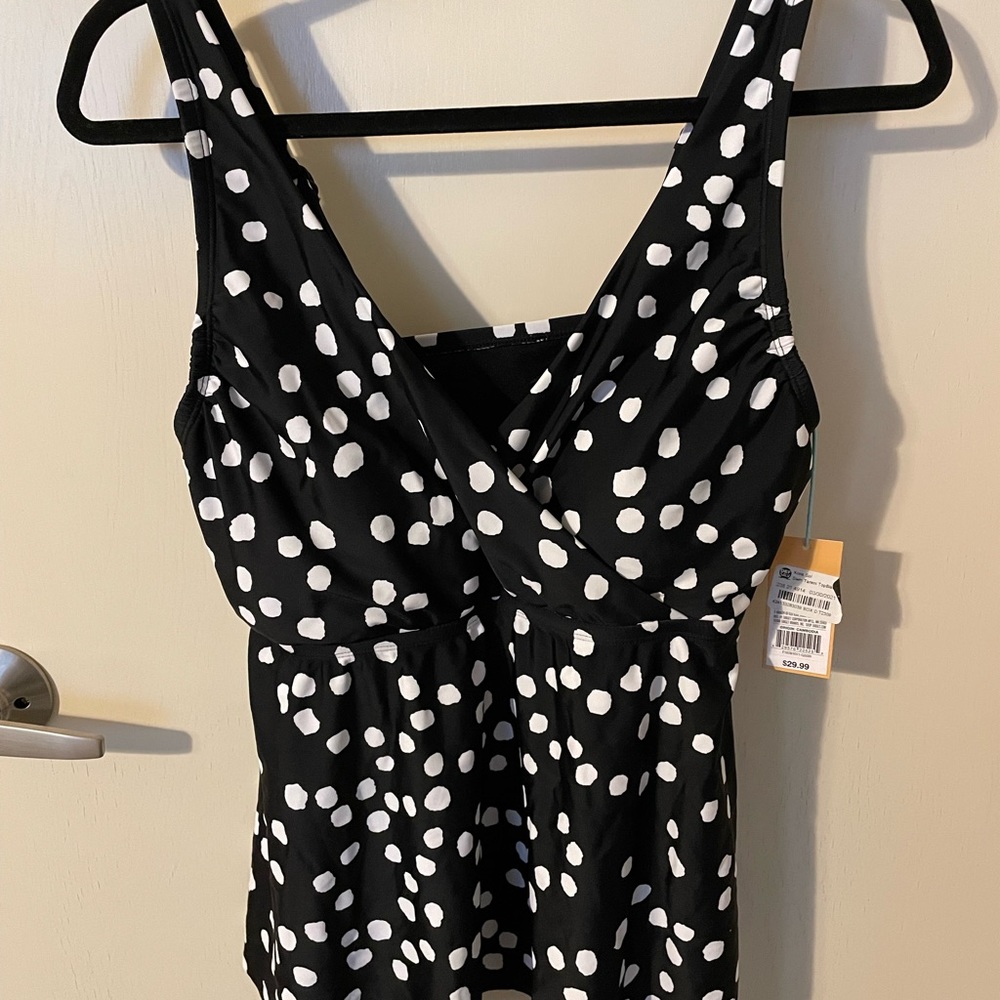 Women’s Kona Sol Target Black with White Polka Dots  14W Tankini Swim Top